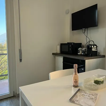 Dama - Parcheggio Privato - Vista * Lierna